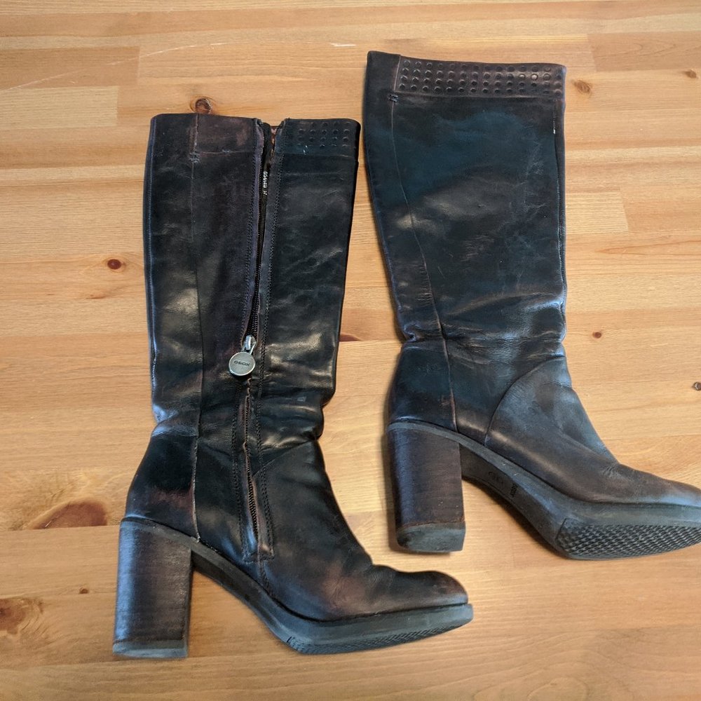 Knee-high Geox brown leather boots